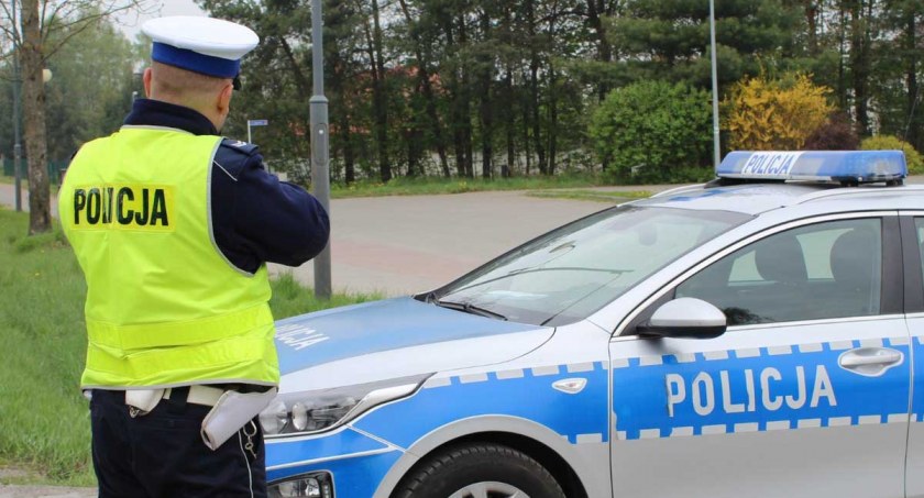 Policjanci z pajęczańskiej drogówki skontrolowali prędkość nissana 5 października w Zamościu fot.: KPP Pajęczno 