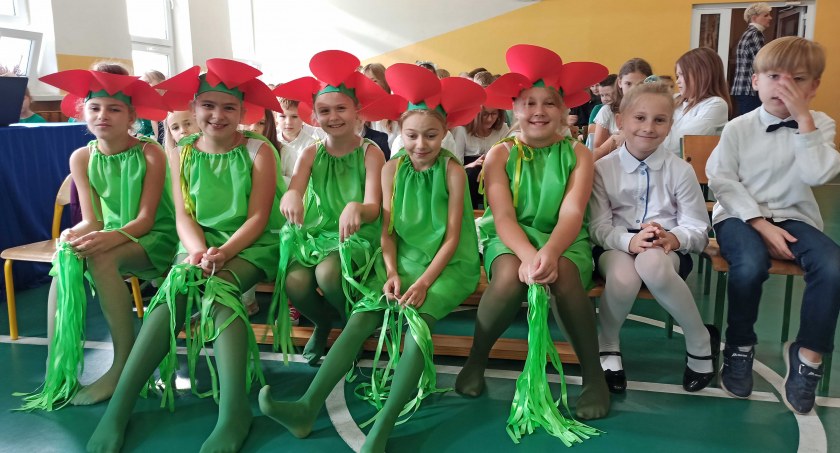 Nowa Eko-pracownia w szkole w Bieniądzicach to nie tylko przestrzeń do nauki, ale również do relaksu fot.: Magdalena Lizurej