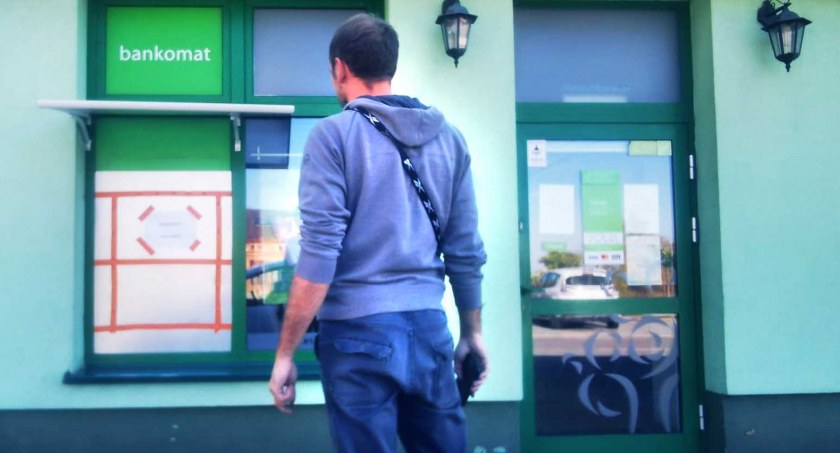 Ani bank, ani policja, zasłaniając się dobrem śledztwa, nie chce podać kwoty jaka przepadła w wyniku włamania fot.: Sławomir Rajch