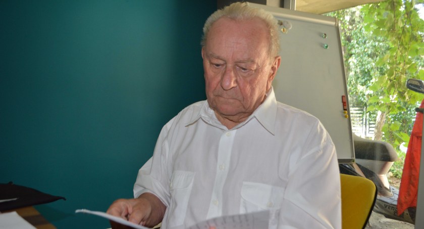 Profesor Tadeusz Olejnik z Wielunia jest wybitnym znawcą historii polskiego ruchu strażackiego  fot.: Elżbieta Wodecka  