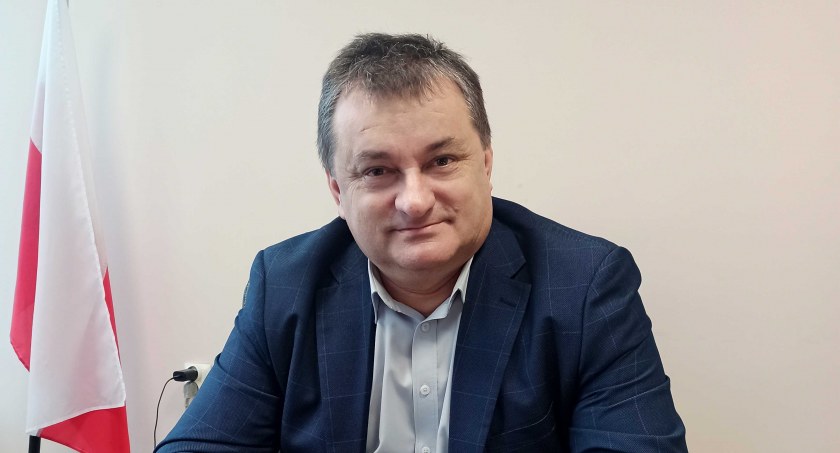 Wójt Konopnicy, Grzegorz Turalczyk, zaznacza, że skupia się nad rozwiązaniem bieżących, które są dla niego priorytetowe fot.: Magdalena Lizurej
