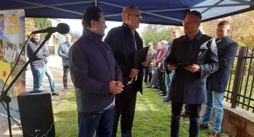 Ogromna większość wydatków na remont czterech odcinków dróg powiatowych pochodzi z funduszy rządowych fot.: arch. powiatu pajęczańskiego
