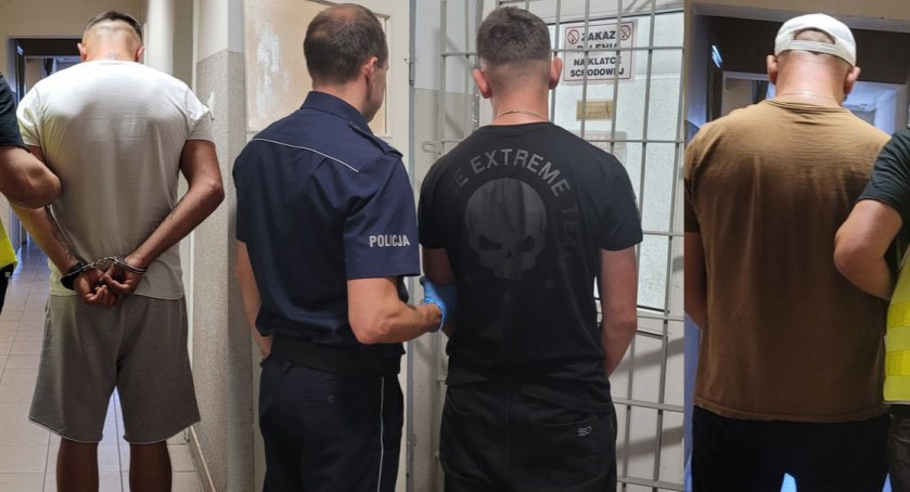 Zdjęcia zatrzymanych przez policję agresorów