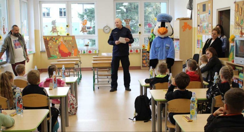 W turnieju rywalizowało łącznie sześć dwuosobowych drużyn ze szkół w Pajęcznie, Lipniku, Radoszewicach, Sulmierzycach, Kolonii Lisowice i Szczytach fot.: KPP Pajęczno 