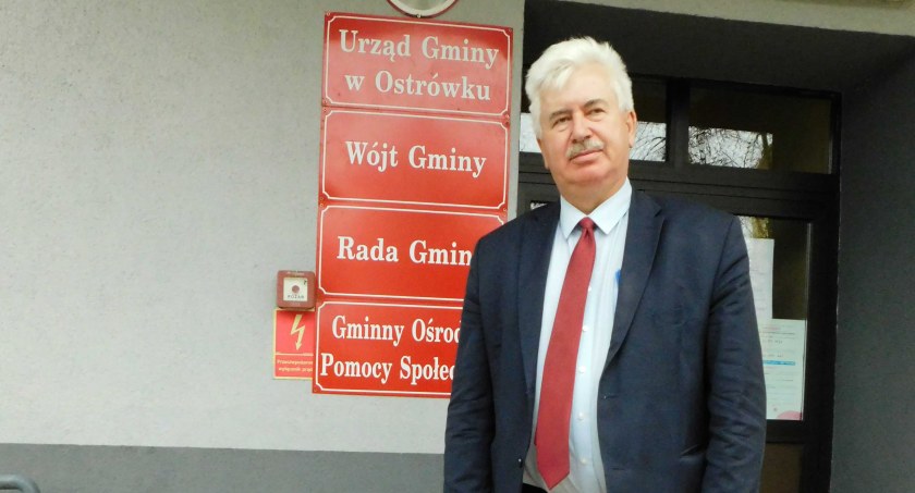 Wójt Ostrówka podaje, że młodzież w jego gminie garnie się do sportu fot.: Magdalena Lizurej