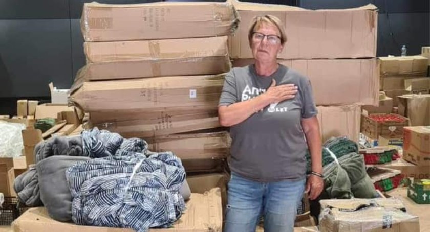 zdjęcie z finału akcji humanitarnej dla partnerskiej gminy Działoszyna/fot.: arch. UMiG Działoszynz