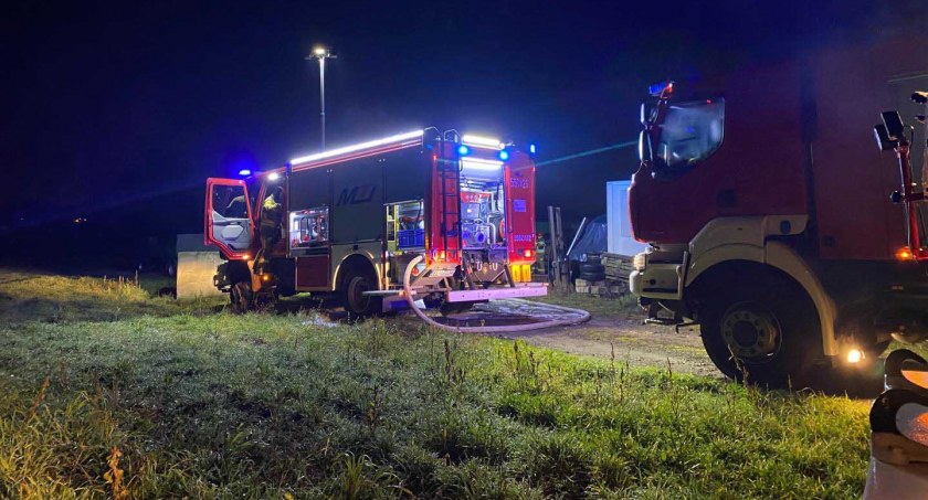 Straty po pożarze ciągnika oszacowano na ok. 100 tys. zł fot.: arch. OSP Wieluń