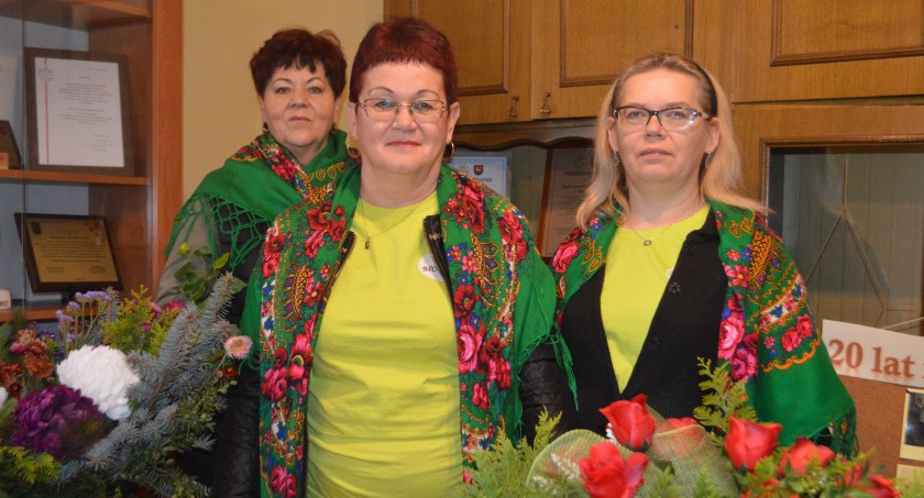 Panie z Koła Gospodyń Wiejskich w Mokrsku ciągle stawiają przed sobą nowe zadania. Od lewej: Henryka Słowik, Maria Głąb i Dorota Cieśla Fot.: Elżbieta Wodecka/ Koło Gospodyń Wiejskich w Mokrsku 