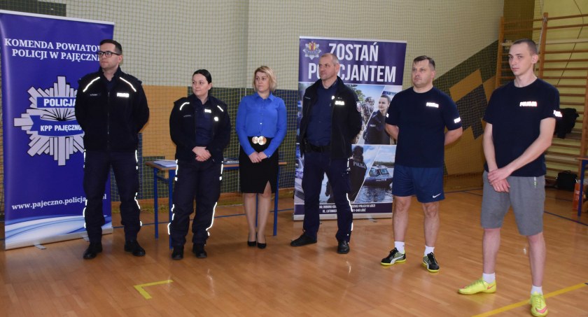 Zainteresowani służbą w policji oraz straży mogli sprawdzić się w testach sprawnościowych, obowiązujących podczas rekrutacji do pracy w służbach mundurowych fot.: Katarzyna Cieślik 