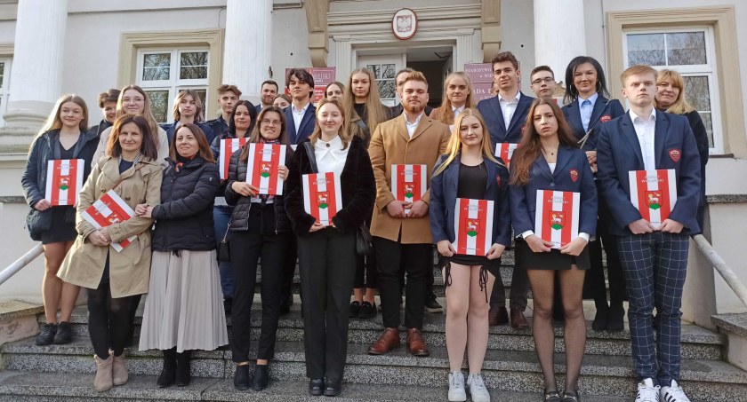 Komisja zdecydowało o przyznaniu stypendiów 27 osobom Fot.: Magdalena Lizurej