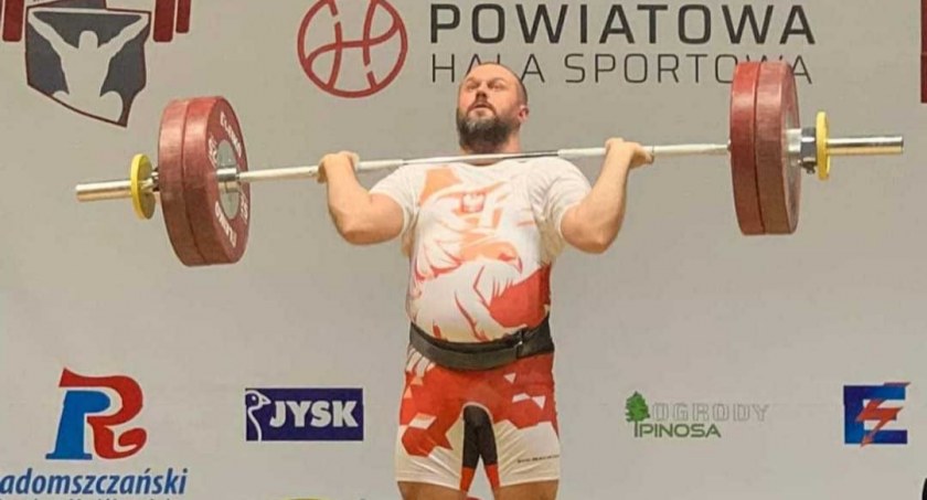 Łukasz Borowiecki z Nowej Brzeźnicy pokonał 9 rywali podczas III Memoriału im. Janusza Kamińskiego w Radomsku i stanął na najwyższym podiumfot.: archiwum prywatne
