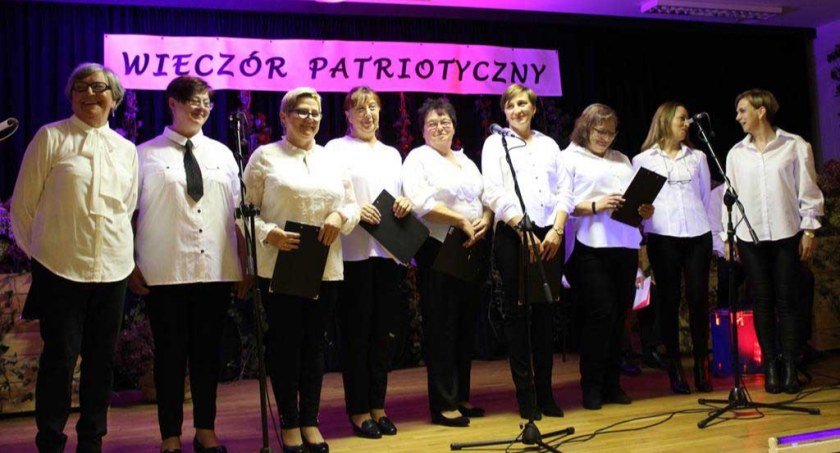 Z okazji 11 Listopada w Czarnożyłach zorganizowano Wieczór Patriotyczny  Fot.: Gminny Ośrodek Kultury w Czarnożyłach  