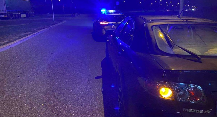 40-latek, który kierował mazdą, już stracił prawo jazdy. Teraz czekają go jeszcze poważniejsze konsekwencje  Fot.: Komenda Powiatowa Policji w Wieruszowie 
