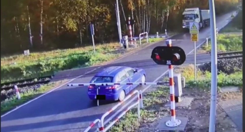 Rzeczniczka pajęczańskich policjantów regularnie apeluje o rozsądek na przejazdach kolejowych zdj.: KPP w Pajęcznie