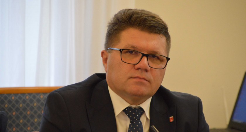 Burmistrz Paweł Okrasa uważa, że nowa firma spełnia wszystkie warunki specyfikacji przetargowej fot.: Sławomir Rajch