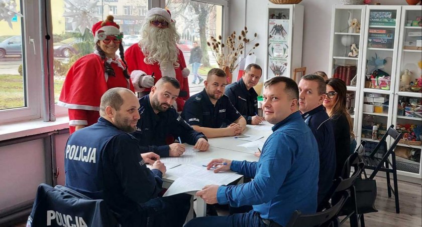 Kolejna zbiórka krwi w Pajęcznie ze wskazaniem na 9-letnią dziewczynkę odbędzie się już 20 grudnia fot.: KPP Pajęczno 