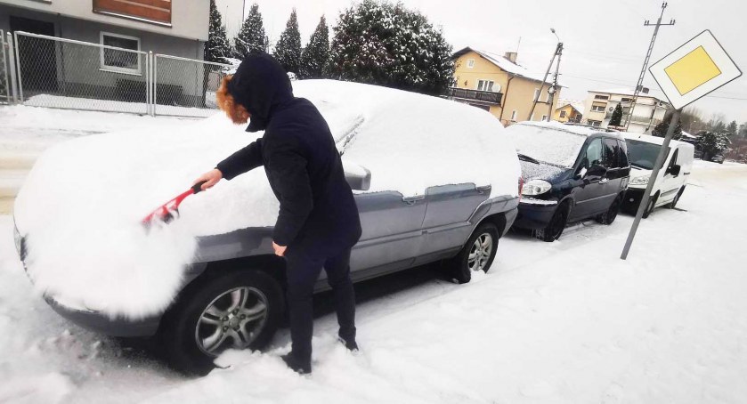 Lepiej dobrze przygotować auto, nim ruszymy w drogę. Po pierwsze dla bezpieczeństwa, a po drugie z racji na bardzo wysokie mandaty  fot.: Sławomir Rajch 