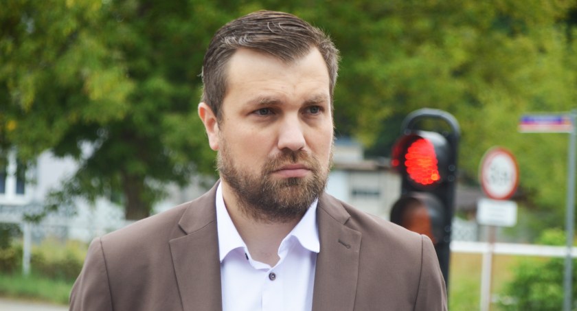 Krzysztof Dziuba twierdzi, że na razie nie szykuje się do startu o stanowisko burmistrza Wielunia / fot.: Sławomir Rajch