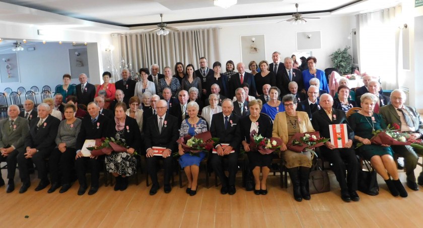 Medale za długoletnie pożycie małżeńskie to jedyne odznaczenia, na które trzeba zapracować we dwoje fot.: Magdalena Lizurej