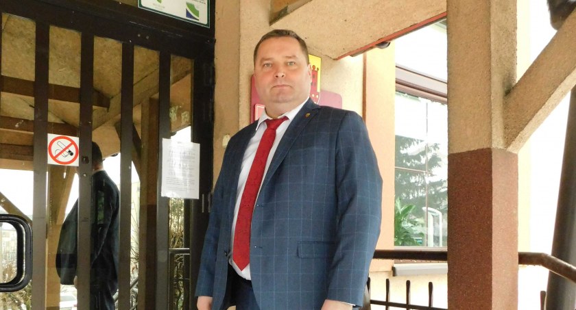 Burmistrz Działoszyna, Rafał Drab, podkreśla, że poprawa bezpieczeństwa mieszkańców to dla niego priorytet Fot.: Magdalena Lizurej