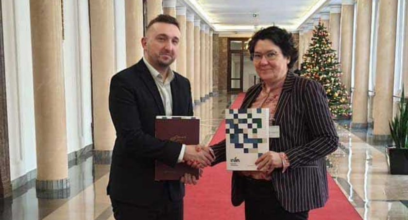 Uczniowie będą zdobywać wiedzę pod okiem pracowników Ministerstwa Finansów fot.: arch. ZS nr 1