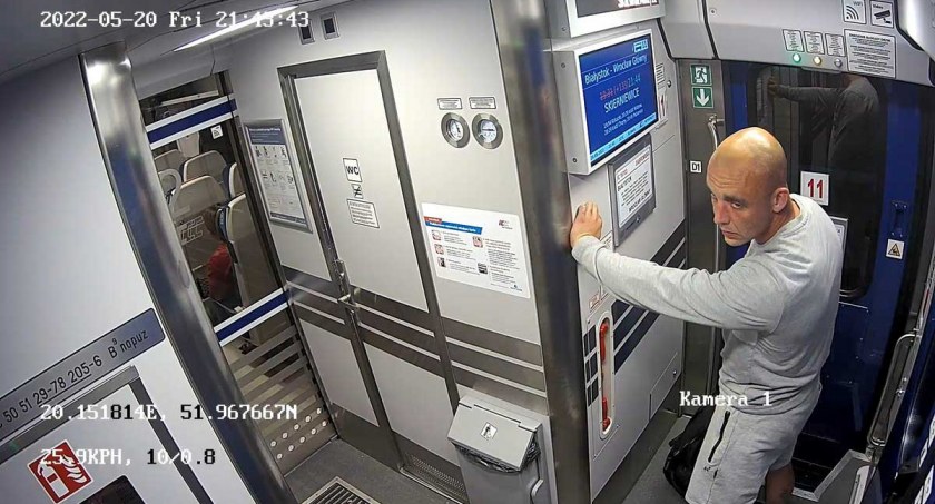 Wieruszowscy mundurowi proszą o pomoc w rozpoznaniu sprawcy kradzieży fot.: arch. KPP w Wieruszowie