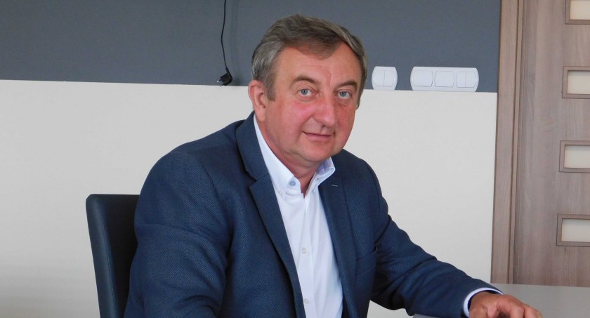 Aleksander Owczarek, wójt Białej, zapowiada, że nie przestanie zabiegać o urządzenia, które jego zdaniem poprawią bezpieczeństwo na drodze krajowej fot.: Magdalena Lizurej