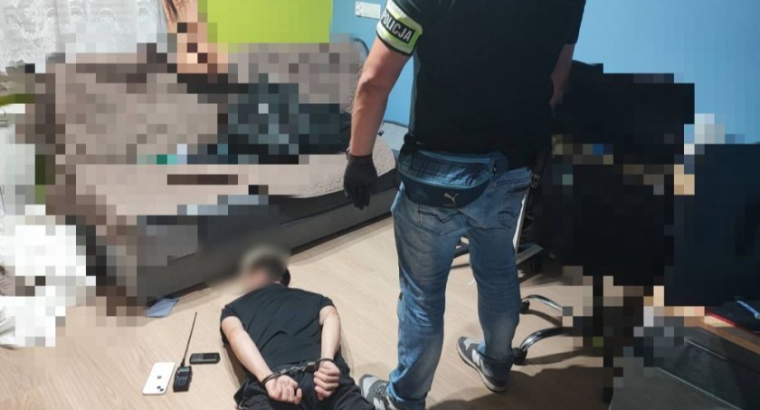 Na zdjęciu moment z zatrzymania mężczyzny / Fot. KPP Skierniewice 