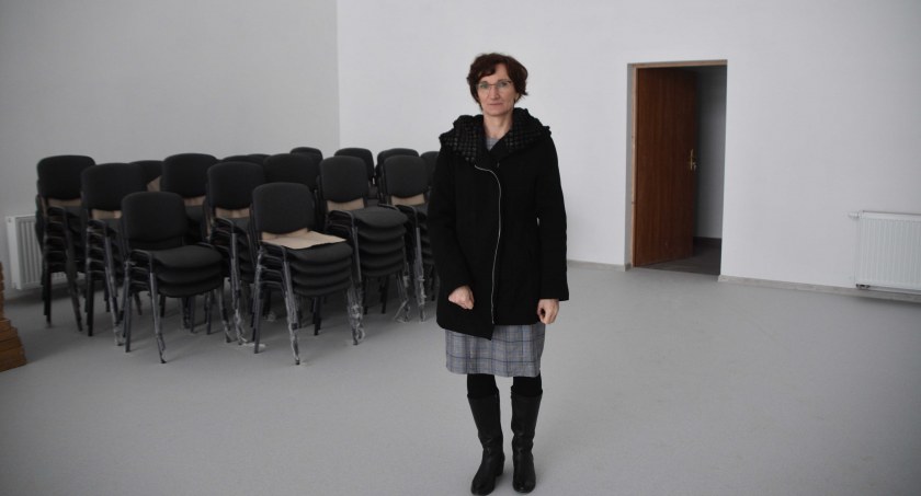 Kierownik Joanna Kubiaczyk przyznaje, że w obiekcie pozostało już do wykonania niewiele rzeczy i niebawem zakupione wyposażenie będzie można ustawiać w odpowiednich miejscach fot.: Katarzyna Cieślik