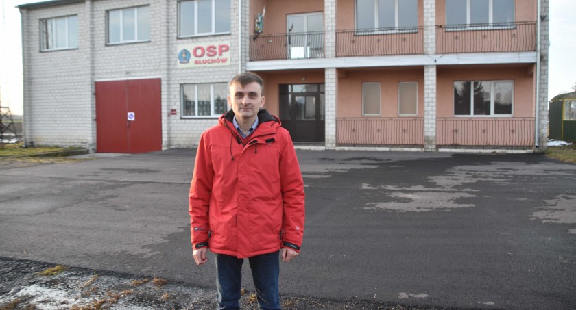 Tomasz Stanek podkreśla, że przygoda z pomaganiem zaczęła się w straży, która, podobnie jak remiza, służy wszystkim mieszkańcom fot.: Katarzyna Cieślik