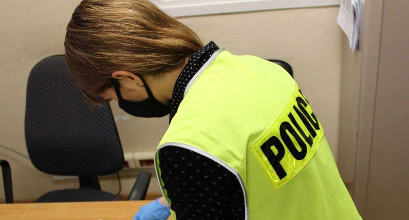 Wstępne badania narkotesterem potwierdziły, że zatrzymani mieli przy sobie amfetaminę i marihuanę fot.: arch. KPP w Wieluniu