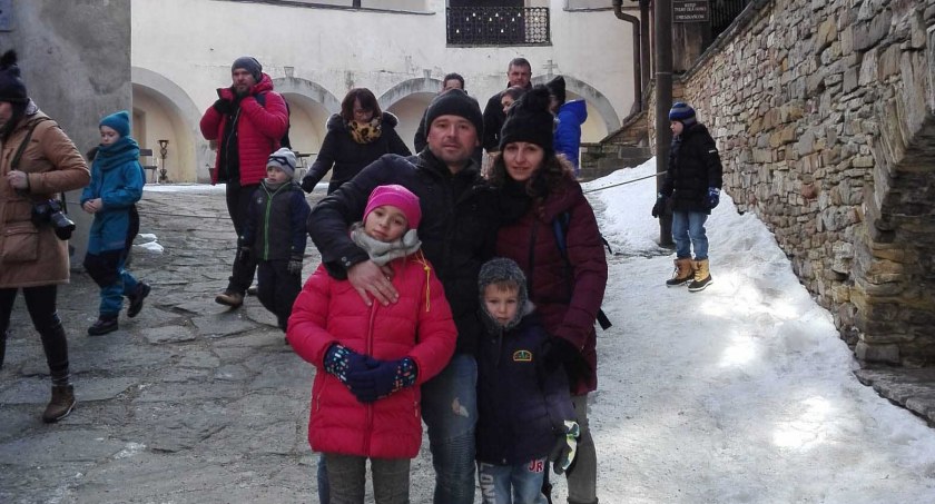 Autorką projektu „Rodzina w sieci” jest Emilia Łaniewska. Na zdjęciu: ze swoją rodziną fot. archiwum prywatne 