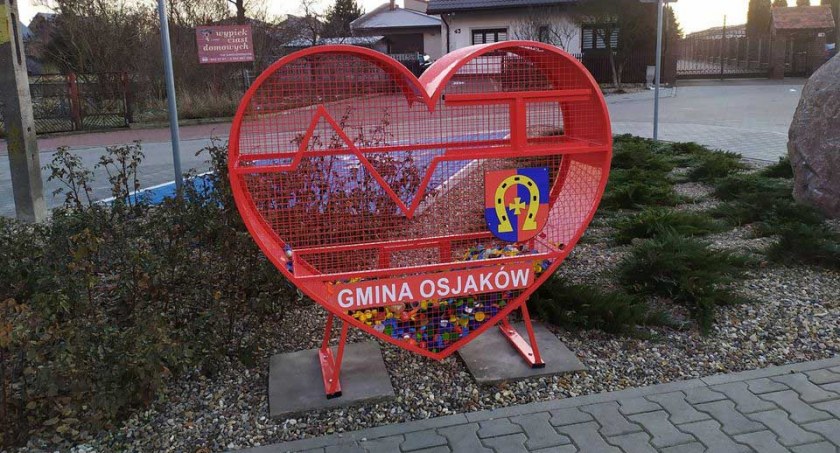 Dochód ze sprzedaży zebranych nakrętek wspomoże najbardziej potrzebujące osoby fot.: Katarzyna Cieślik