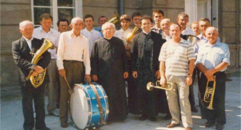 Brzeźnicka orkiestra dęta w 1994 r. fot.: archiwum orkiestry