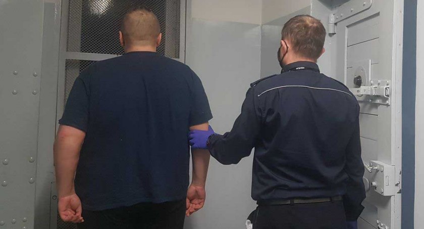 Mężczyznom za posiadanie, odnalezionych w samochodzie, narkotyków grozi nawet trzy lata aresztu fot.: KPP Wieluń