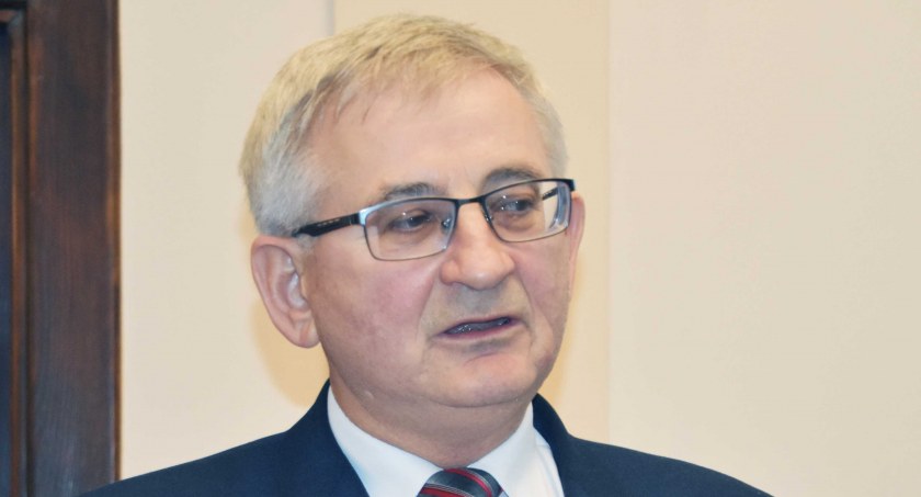 Waldemar Borczyk uważa, że etat kierowcy w starostwie należy zlikwidować fot.: Magdalena Lizurej