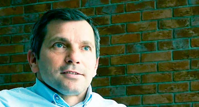 O tym, że Park Tysiąclecia w Pajęcznie zasługuje na nowe życie przekonany jest burmistrz Piotr Mielczarek. Właśnie dlatego chce starać się o dotację na realizację projektu, który przewiduje rewitalizację i nowe zagospodarowanie tego miejsca fot.: Sławomir Rajch