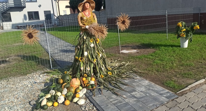 Zdjęcie dekoracji, jakie można było zobaczyć w Pajęcznie podczas dożynek/fot.: Magdalena Lizurej