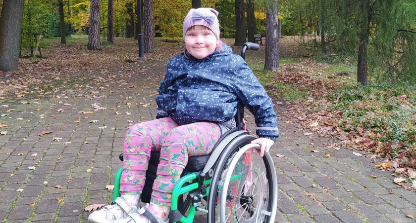 Maja ma w sobie wiele energii i pogody ducha. Zbiórka na operacje i późniejszą rehabilitację na stronie siepomaga.pl potrwa co najmniej do 12 maja fot.: Katarzyna Cieślik/archiwum prywatne
