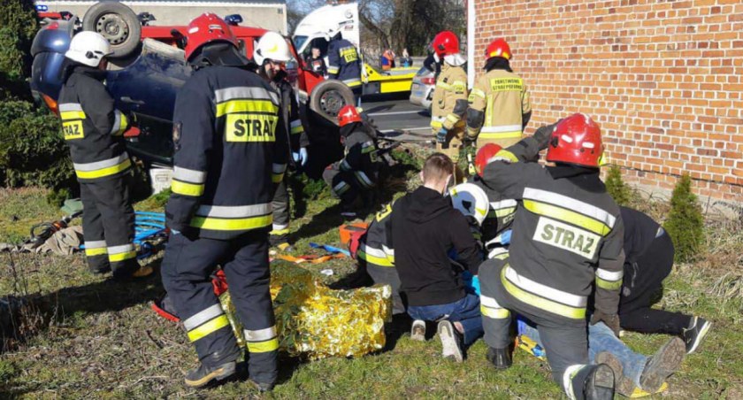 Sprawca zdarzenia drogowego w Chorzynie okazał się być kompletnie pijany fot.: KP PSP/kpt. G. Kasprzyczak