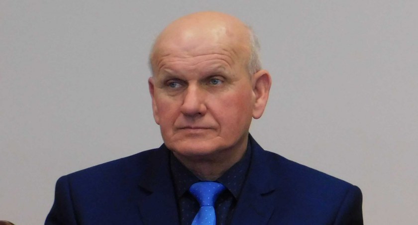 Andrzej Mielczarek chciał wiedzieć, czy dyrektorowi Włodzimierzowi P. gmina dalej płaci fot.: Magdalena Lizurej