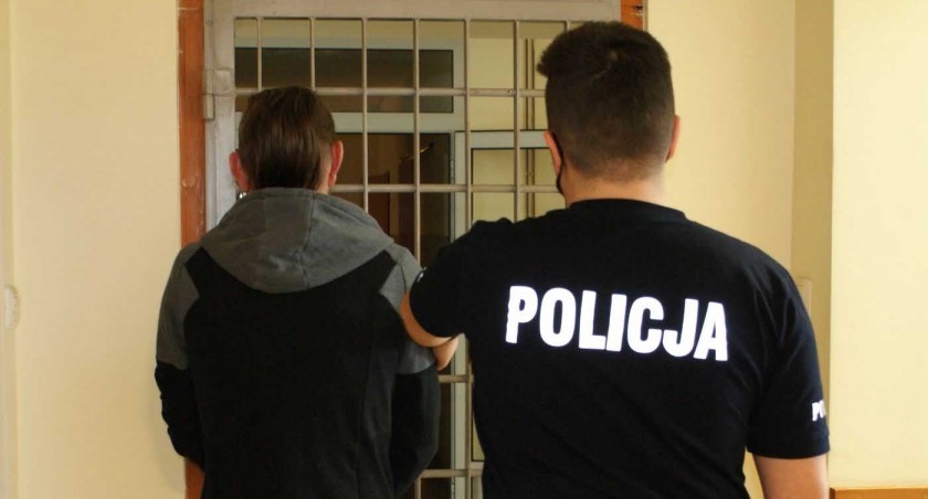  1 marca policjanci z Wieruszowa doprowadzili do zatrzymania osób, poszukiwanych listami gończymi fot. :arch. KPP w Wieruszowie