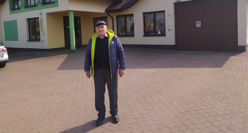 Sołtys Mieczysław Śpich podkreśla, że przed pandemią Centrum Kultury Wiejskiej, Sportu i Rekreacji tętniło życiem  fot.: Katarzyna Cieślik