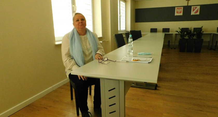 - Barbara Pawełczyk przewodzi obradom rady gminy Biała od 2,5 roku. Wcześniej przez cztery lata sprawowała mandat radnej.  fot.: Magdalena Lizurej