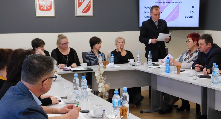 Radni Białej kategorycznie sprzeciwiają się zawieszeniu funduszu sołeckiego, ale zadeklarowali, w imieniu swoich mieszkańców, że pieniądze w 70 proc. zostaną przekazane na jeden wspólny cel, istotny z punktu widzenia całej gminy fot.: Magdalena Lizurej