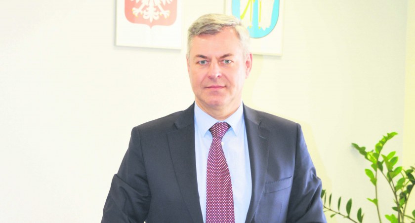 Pierwszy czujnik powietrza w gminie Rząśnia został sfinansowany z programu urzędu marszałkowskiego, a do kolejnych sołectw urządzenia chce już zakupić gmina fot.: Urząd Gminy w Rząśni
