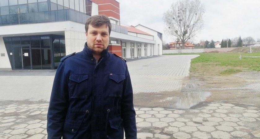 Krzysztof Dziuba, wicestarosta wieluński, jest przekonany, że uruchomienie dodatkowych punktów znacznie przyśpieszy tempo szczepień fot.: Antoni Zych