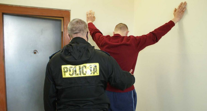Policja szybko ujęła agresywnych braci, sprawców pobicia  fot.: KPP w Wieruszowie 