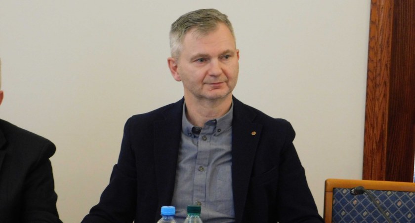 - Radny Jarosław Rozmarynowski od 1, marca pełni funkcję przewodniczącego GKRPA. Nie wszyscy jego koledzy z rady uważają, że nadaje się na tę funkcję.  fot.: Magdalena Lizurej