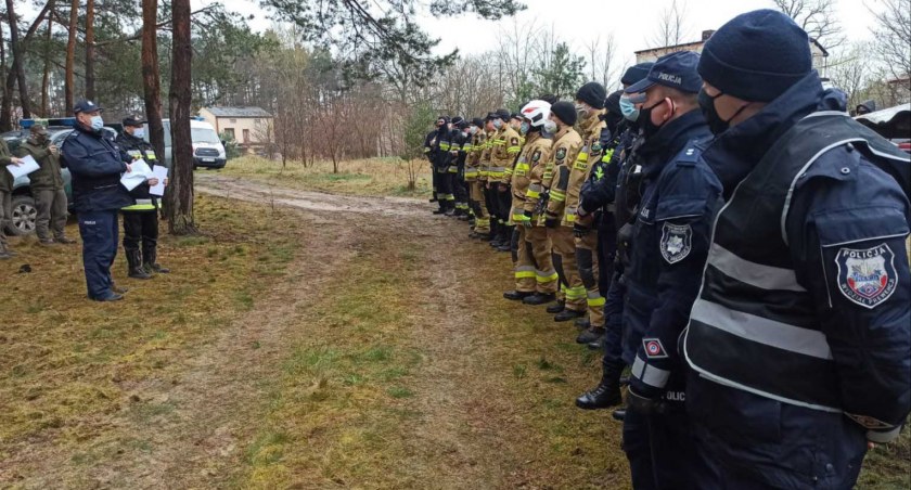W poszukiwaniach 41-letniego obywatela Ukrainy brali udział policjanci i strażacy  fot.: KPP w Wieruszowie 